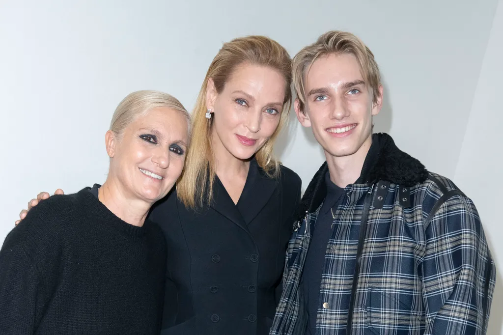 Greeting du défilé  de mode Haute-Couture printemps-été 2020 "Dior" a Paris