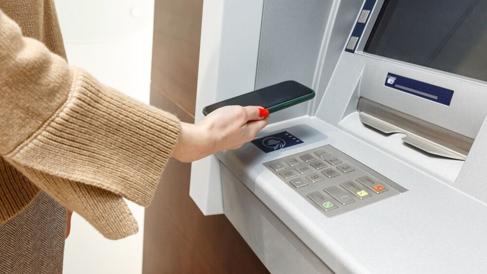 ATM, bankautomata, automata, PayPass, mobilos fizetés, bankkártya, készpénzfelvétel, érintéses