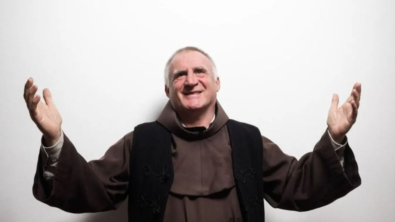 Böjte atya: Meg kell tanuljunk átdöfött szívvel is szeretni, talpra állni és továbbmenni