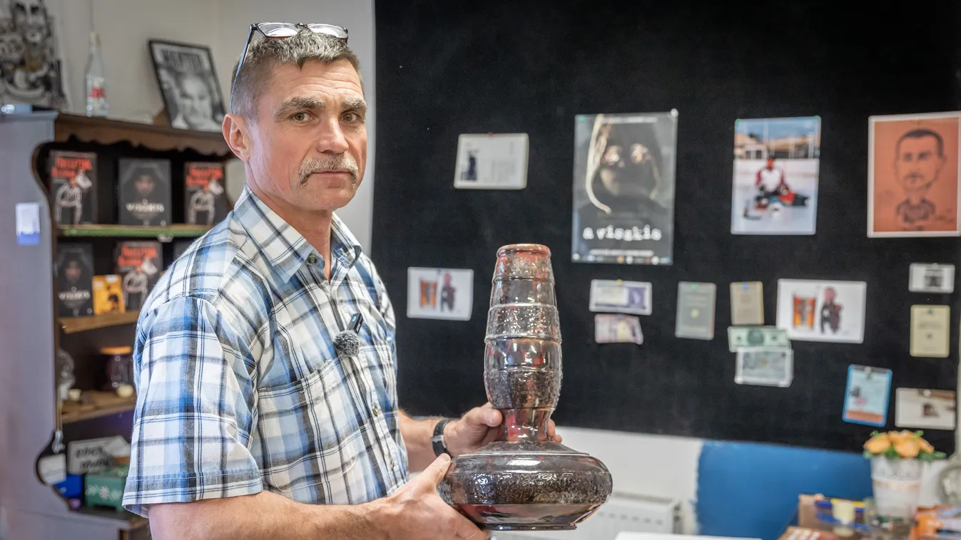 Új boltjában fogadott minket Ambrus Attila