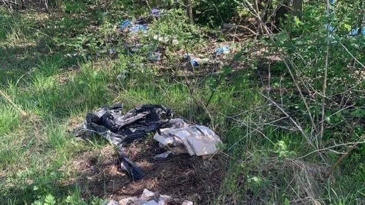 A rém a hegyre hordja a szemetet a belvárosból, a családok emiatt is kerülik a helyet /