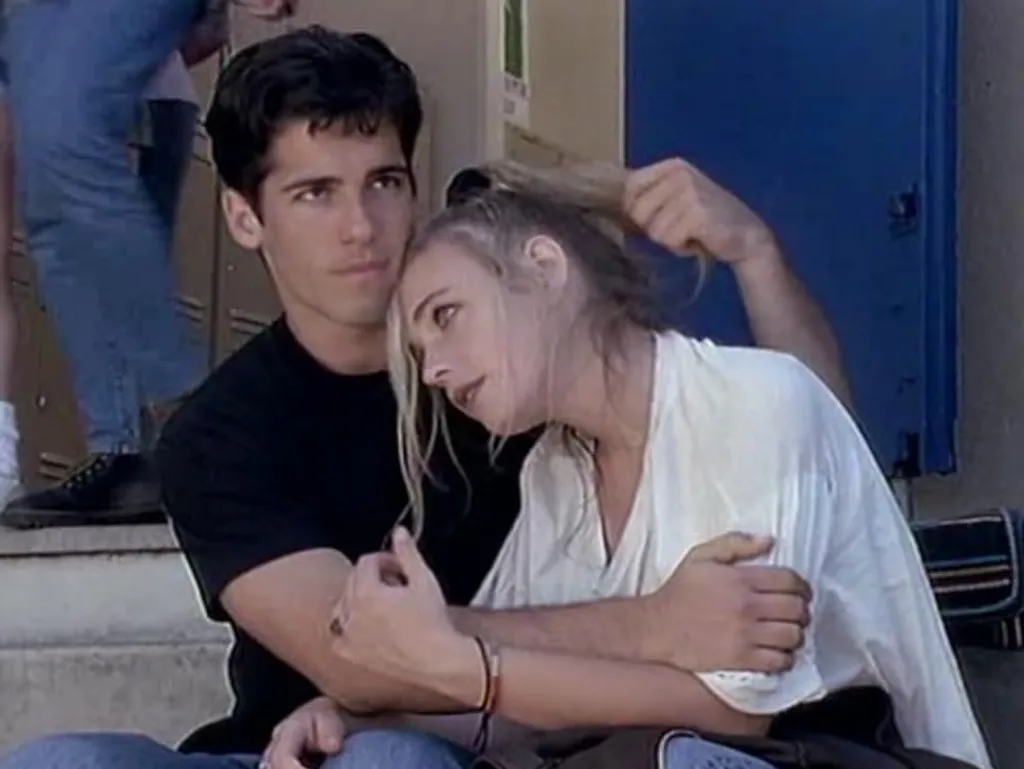 Alex Dimitriades kapta Nick Poulos szerepét.