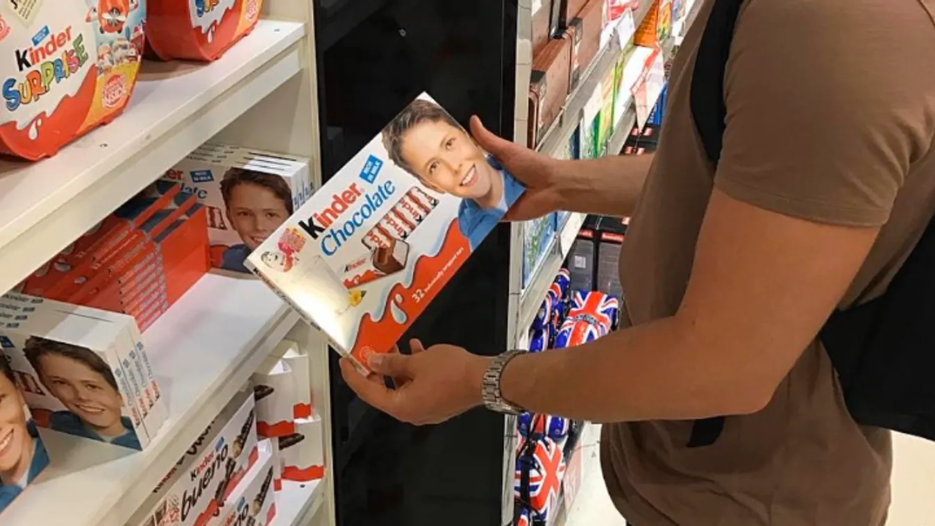 Emlékszel még a Kinder csokin mosolygó fiúra? -  Fotó