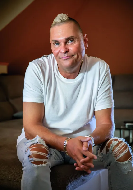 HOT FELTÖLTÉS Mc Hawer csalódott a nőkben, akik nála soha nem lehetnek az első helyen RIPOST