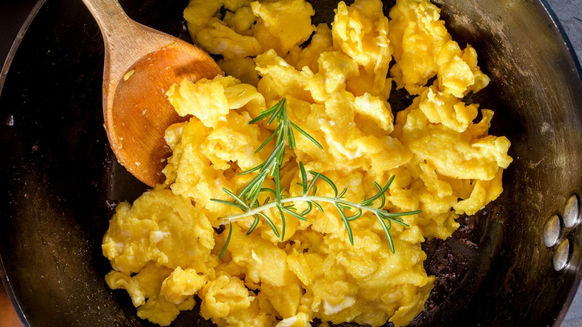 Morning,Perfection:,Intimate,Close-up,Of,Fluffy,Scrambled,Eggs,In,A