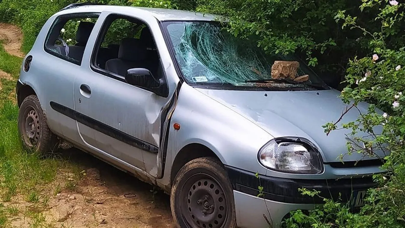 Rejtélyes autót találtak Vácon