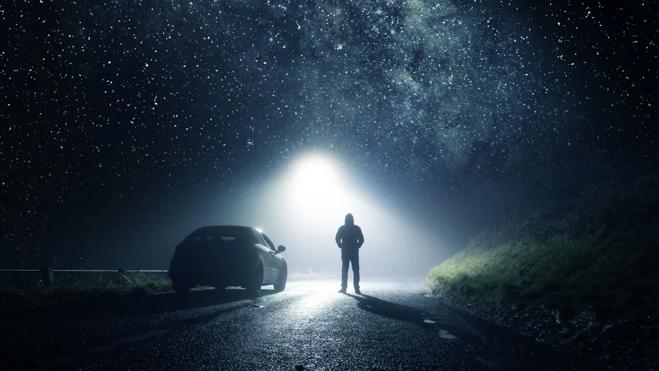 UFO-k lepték el az égboltot, mindenki ledöbbent