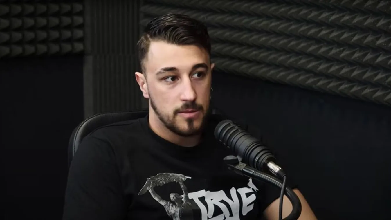 Egy autó árát hordja a csuklóján a magyar rapper