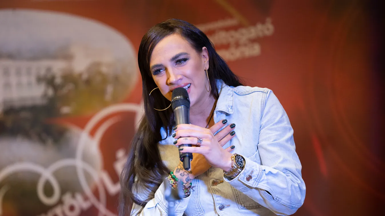 "Jobban illik hozzád" - hoppá, kit ölelget Tóth Gabi?