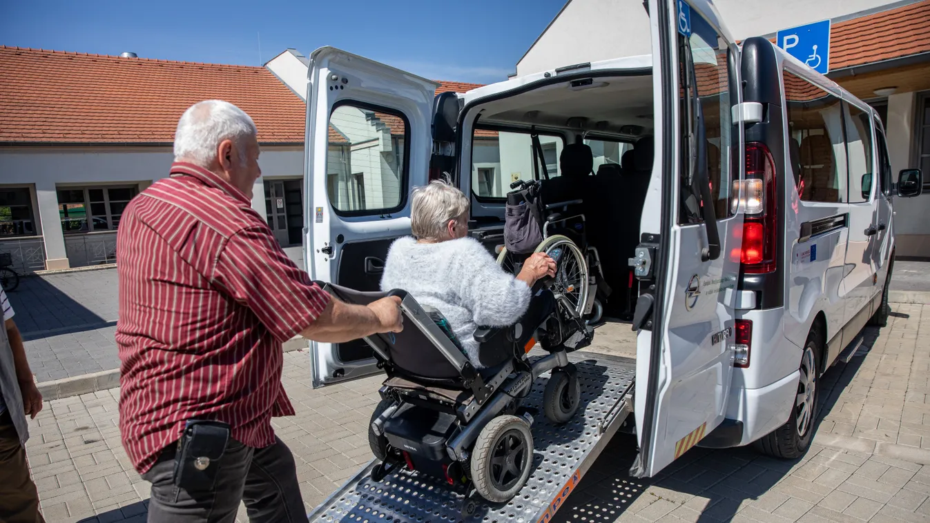 Óriási segítséget kapott Bicske városa Mészáros Lőrinctől