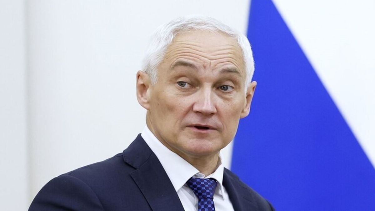 Putyin egy gazdasági szakembert állít a hadügy élére