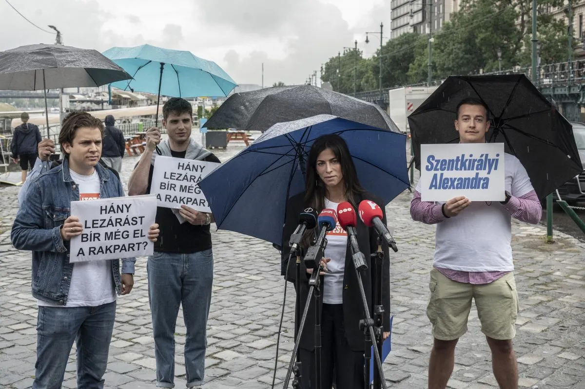 SZENTKIRÁLYI Alexandra