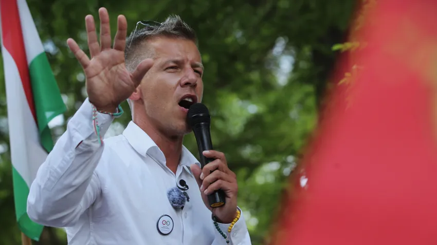 Magyar Péter csoportjában támogatják a sorkatonaságot