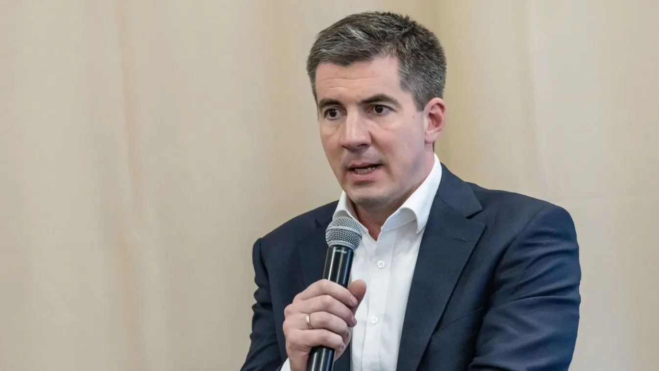 Kocsis Máté: A választás tétje béke vagy háború