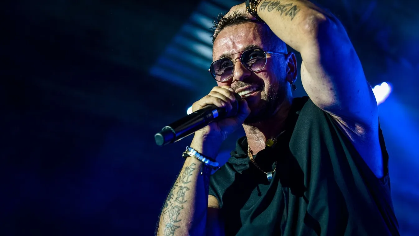 Ledöbbentek Majka legújabb dalán a rajongói