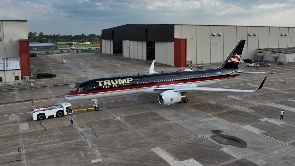 Balesetezett Donald Trump magánrepülője