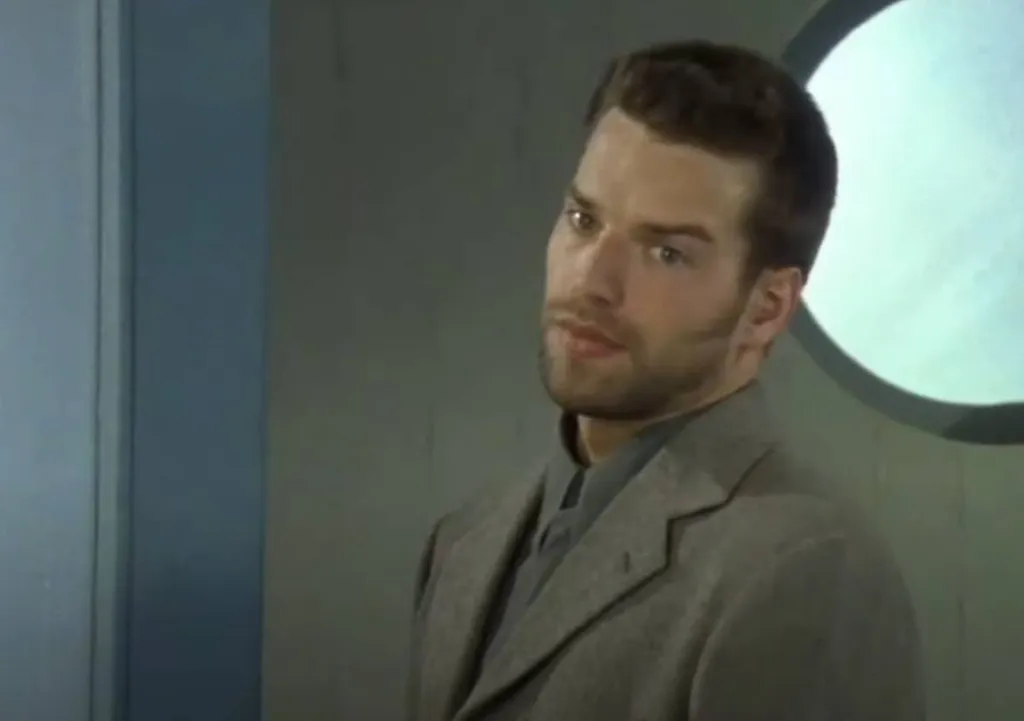 Johannes Brandrup Frank Stolte szerepében gyakorlatilag már (a harmadik epizódban érkező) Atalay előtt ott volt a Cobra 11-ben. Sajnos az első évad után úgy döntött, távozik