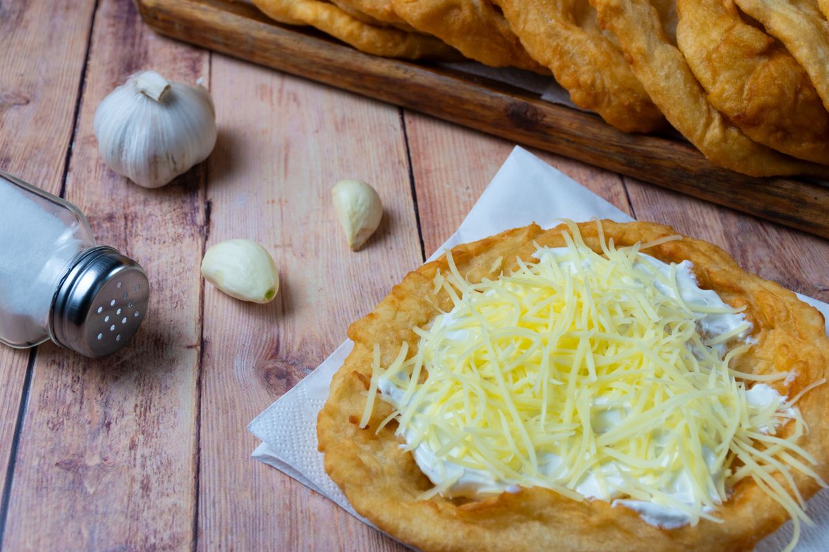 Hungarian,Deep,Fried,Flatbread,With,Cream,And,Cheese