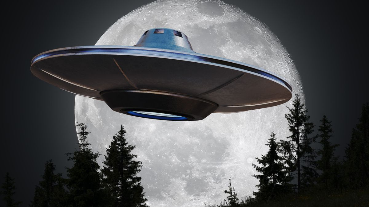 Az UFO-k rejtőzködhettek, de egy fotó leleplezte őket. 