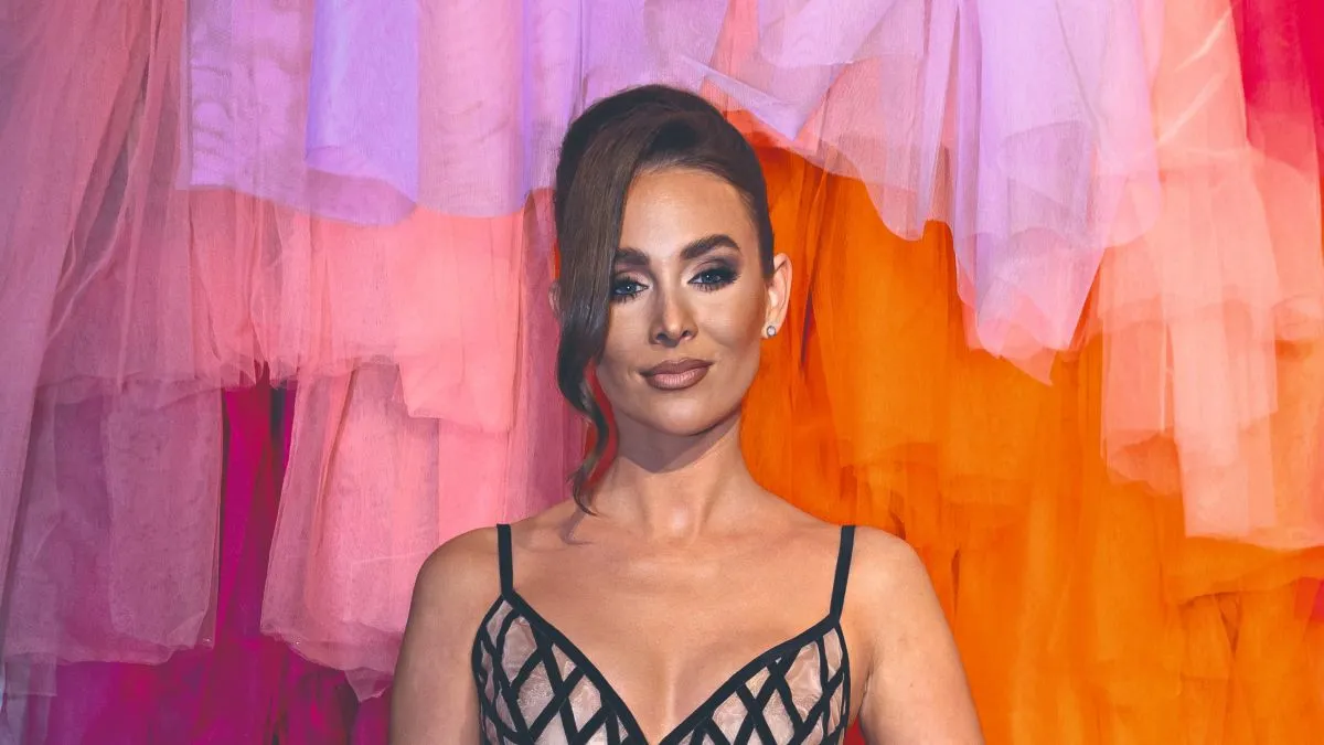 HOT FELTÖLTÉS EXTRA Képösszeállítás - Sztárok pucérruhában RIPOST