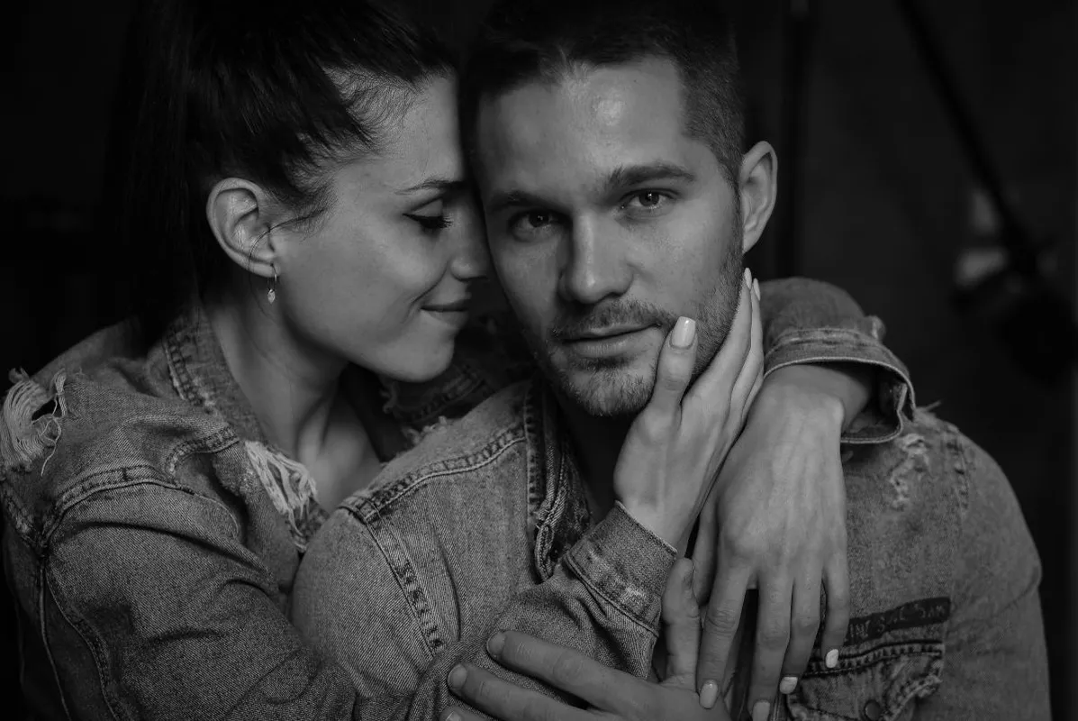 hot feltöltés Veréb Tamás és Koltai Vivien arról, hogy Tamás mennyire rosszfiú, stb.  RIPOST