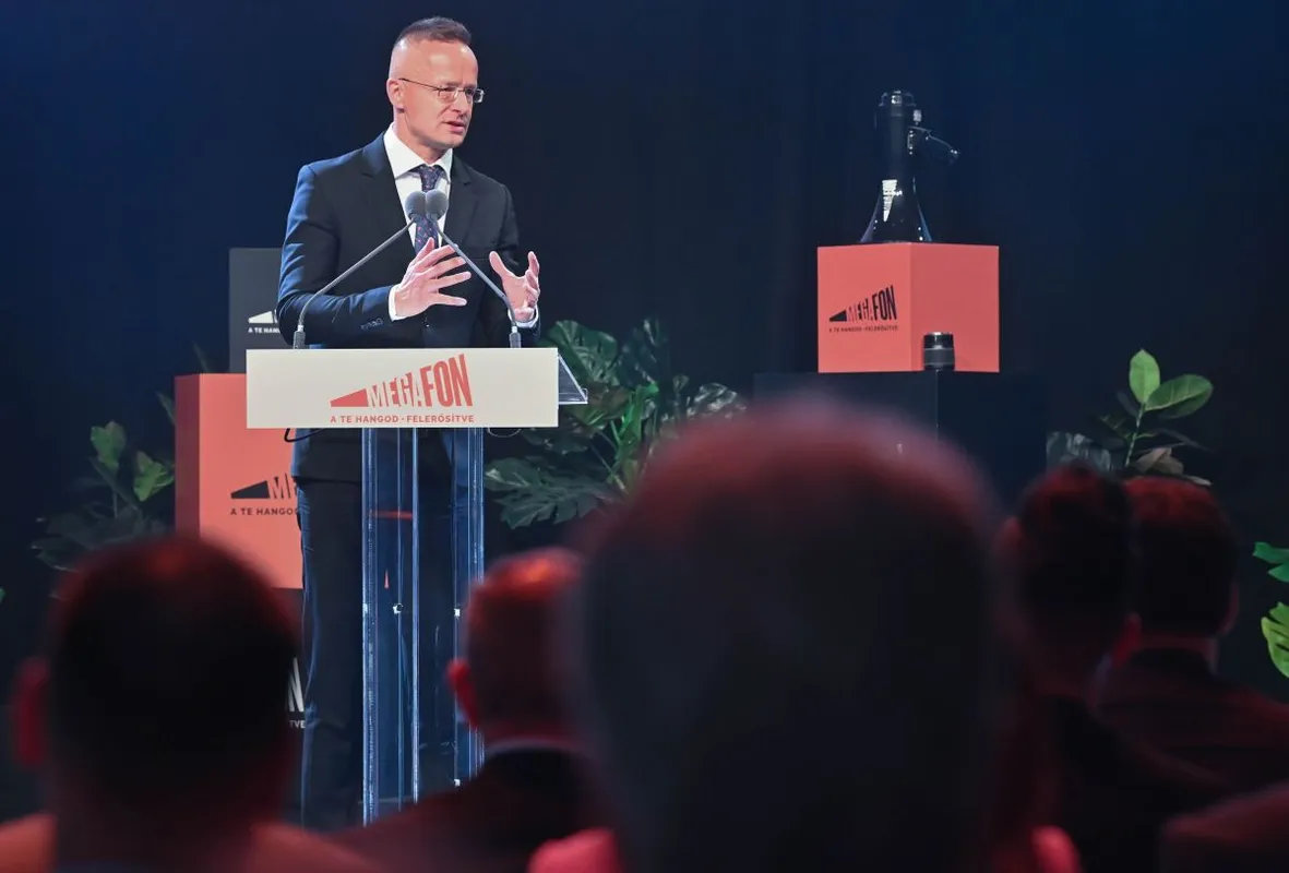 SZIJJÁRTÓ Péter; FARKAS Éva Erzsébet; LÁZÁR János