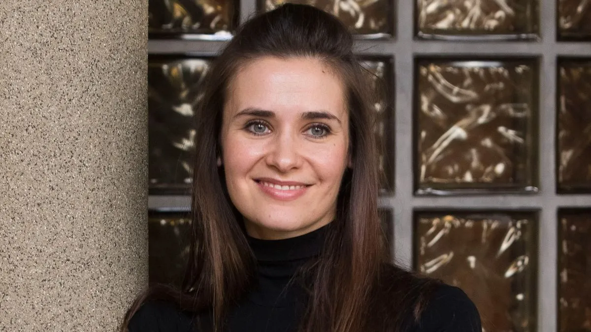 Játszott többek között a József Attila színházban, a Bárka színházban és a Nemzeti Színházban. Mediaworks Archívum