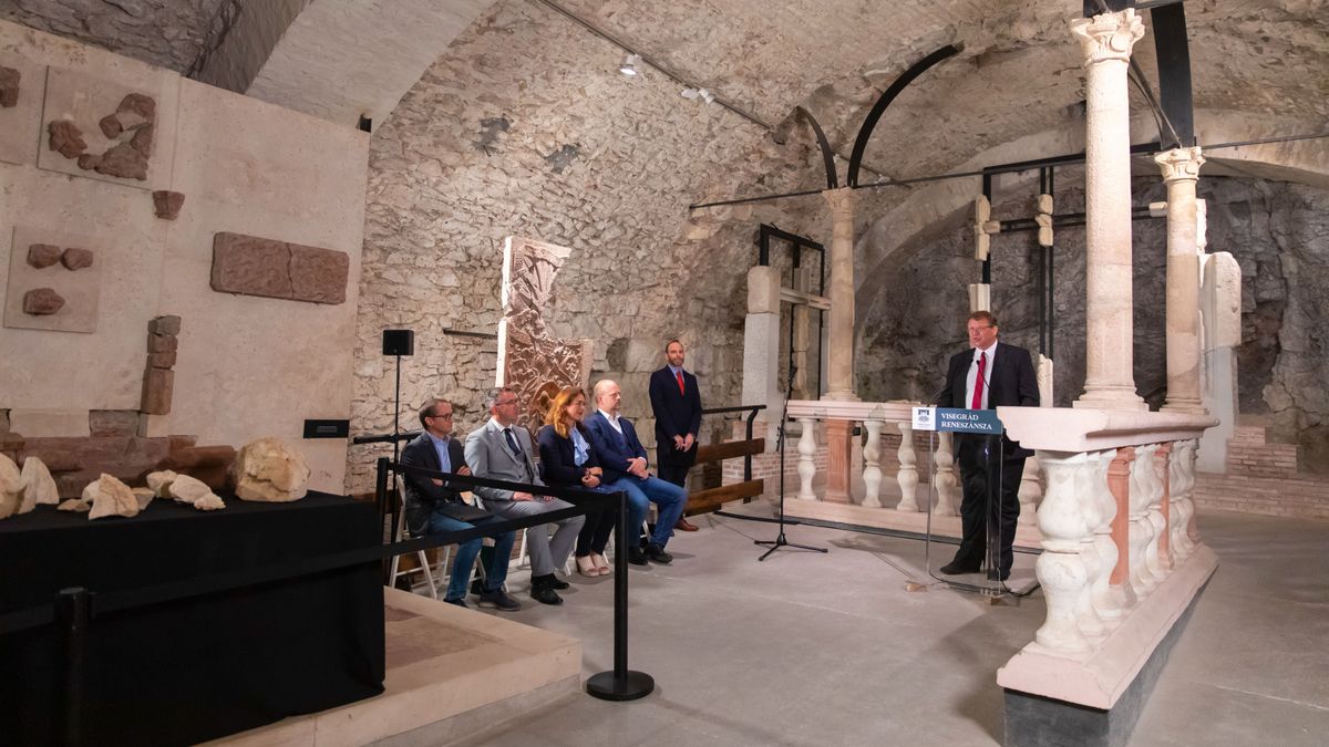 Világszenzáció Visegrádon: teniszpálya alatt bukkantak kincsekre