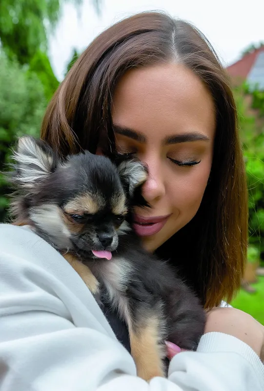 hot feltöltés Lissák Laura és a kiskutyája, Párdűsz  RIPOST