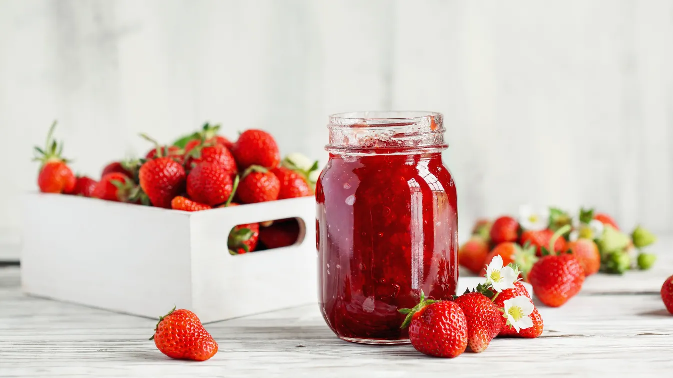 Ha így főzöd az eperlekvárt, sokáig szép piros marad