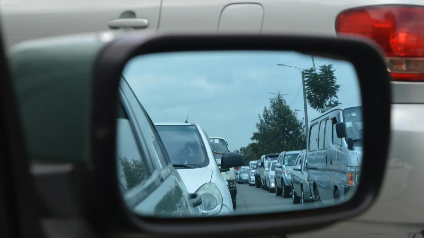 Autósok százai buknak meg ezen a KRESZ-teszten