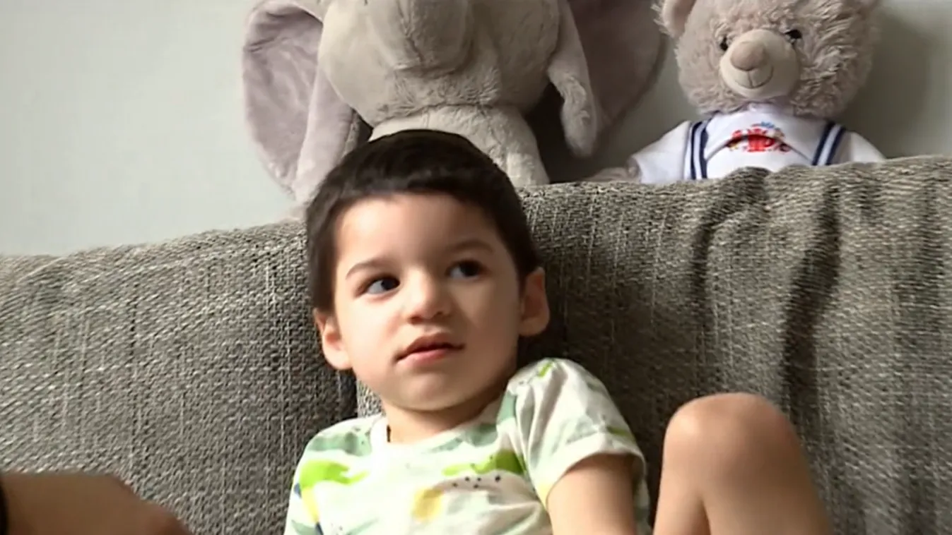 Megszólalt a csepeli panelből kizuhant kisfiú anyja