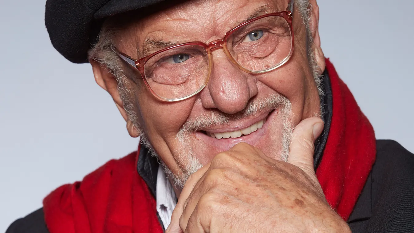 Müller Péter: Most vált kérdésessé az emberiség léte, döntenünk kell