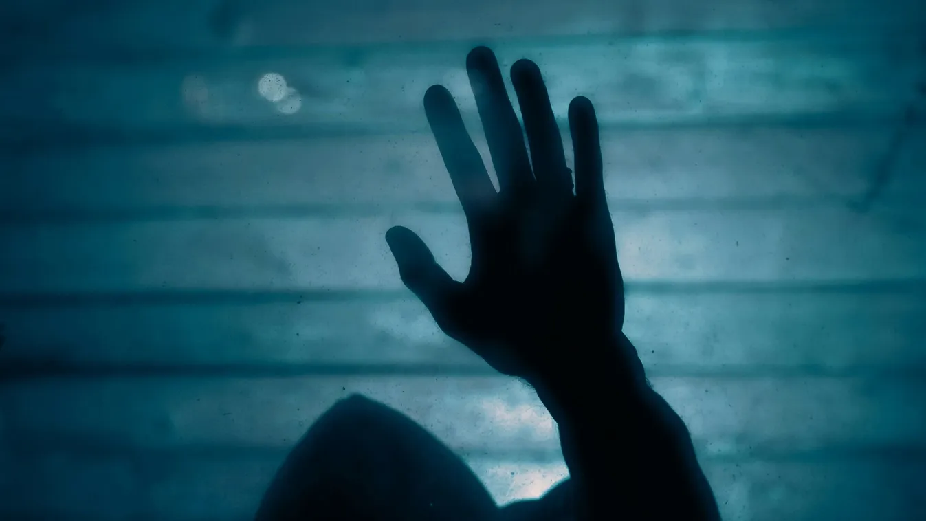 Sírva menekül a szellemek elől a 8 éves Baltazár