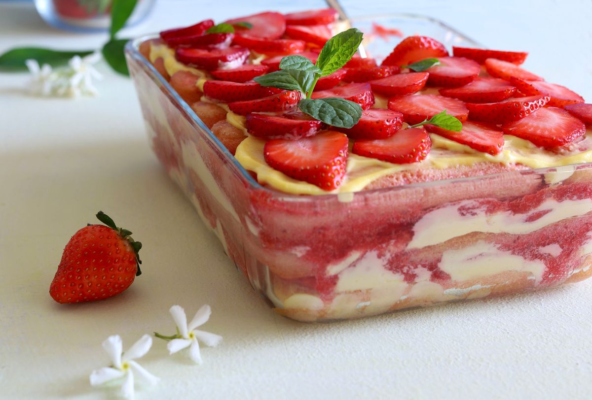 Tiramisu.,Traditional,Italian,Dessert,With,Strawberry,And,Mascarpone.,Closeup.