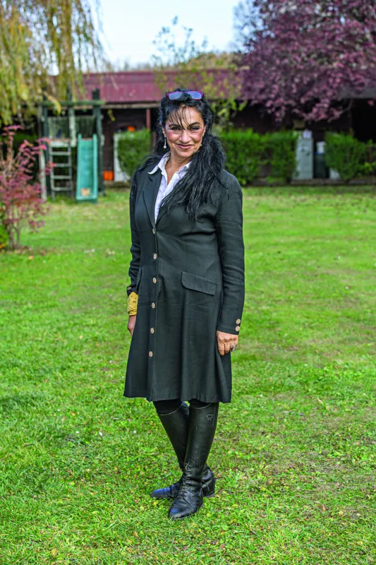 HOT FELTÖLTÉS Papadimitriu Athina leégett háza augusztusra épül újra - RIPOST