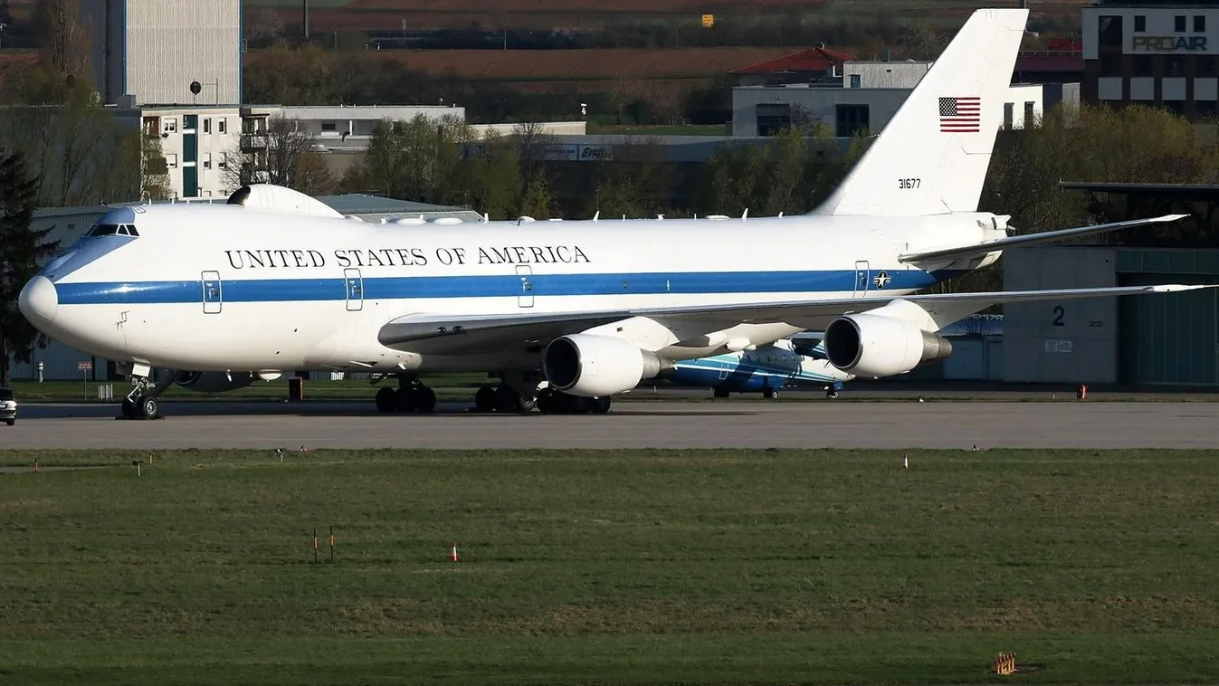 Új "világvége-repülőt" épít az Egyesült Államok