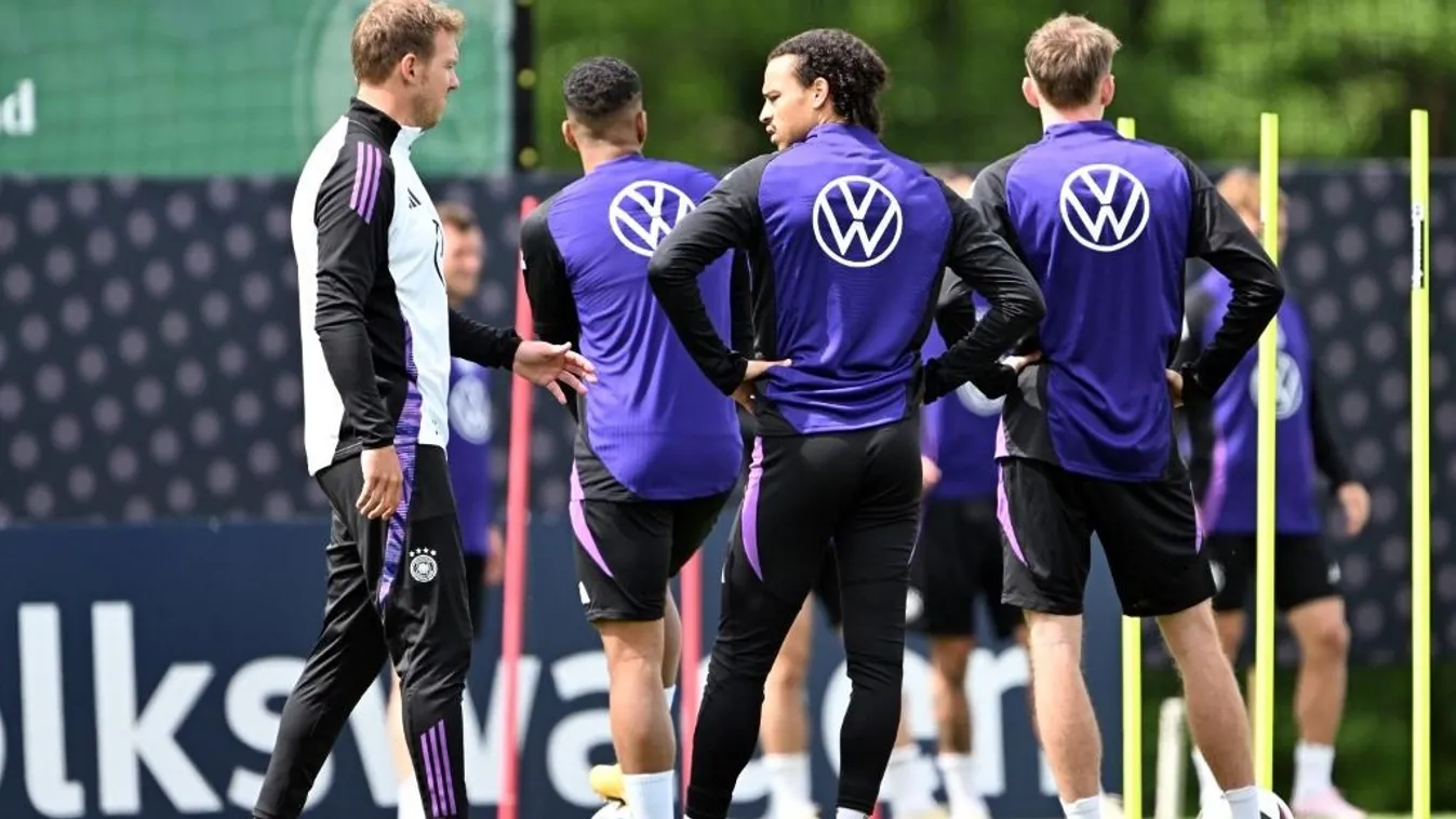 Nők lepték el a németek edzését