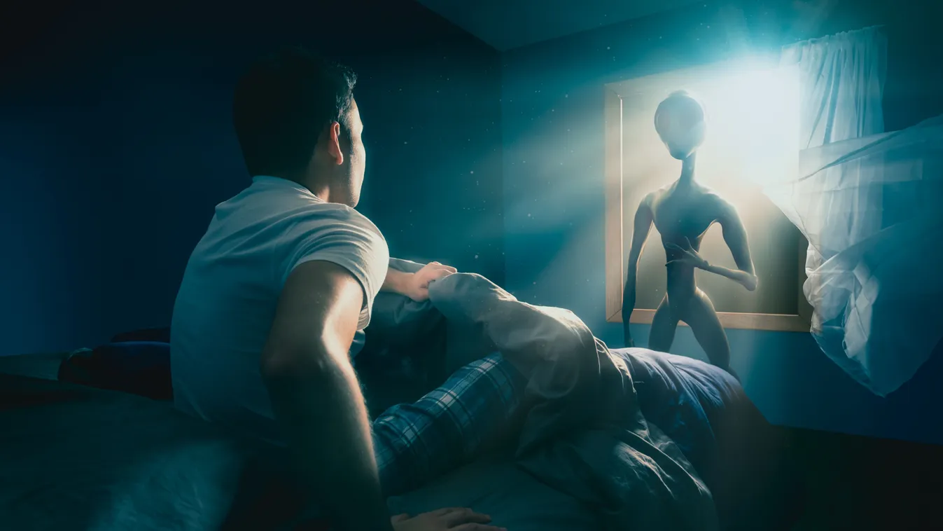 "Mi a franc volt az?!" Fehéren izzó UFO-t észleltek: nem fogod elhinni, mire hasonlított!