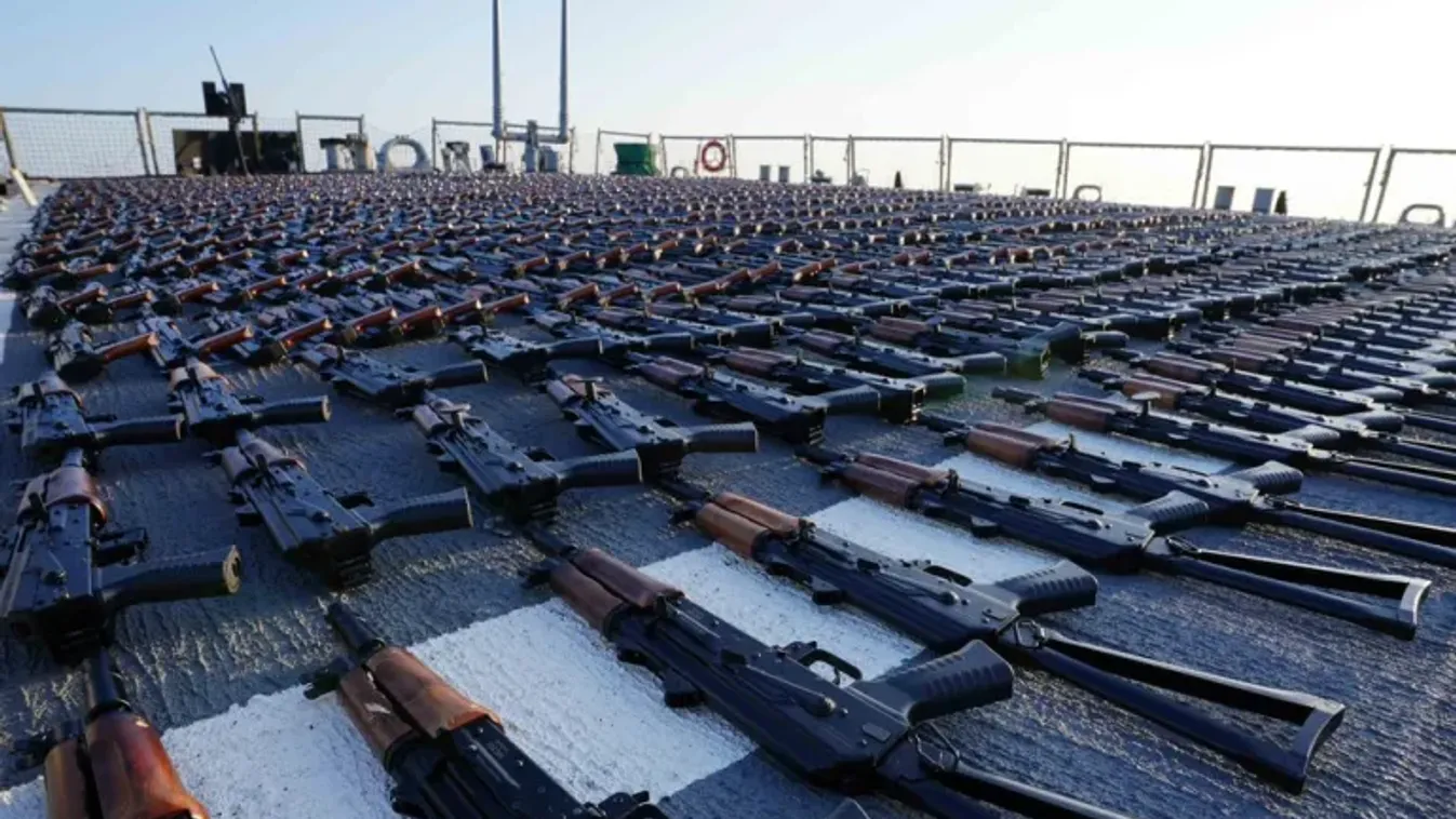 Újabb hatalmas fegyverszállítmányok Ukrajnának