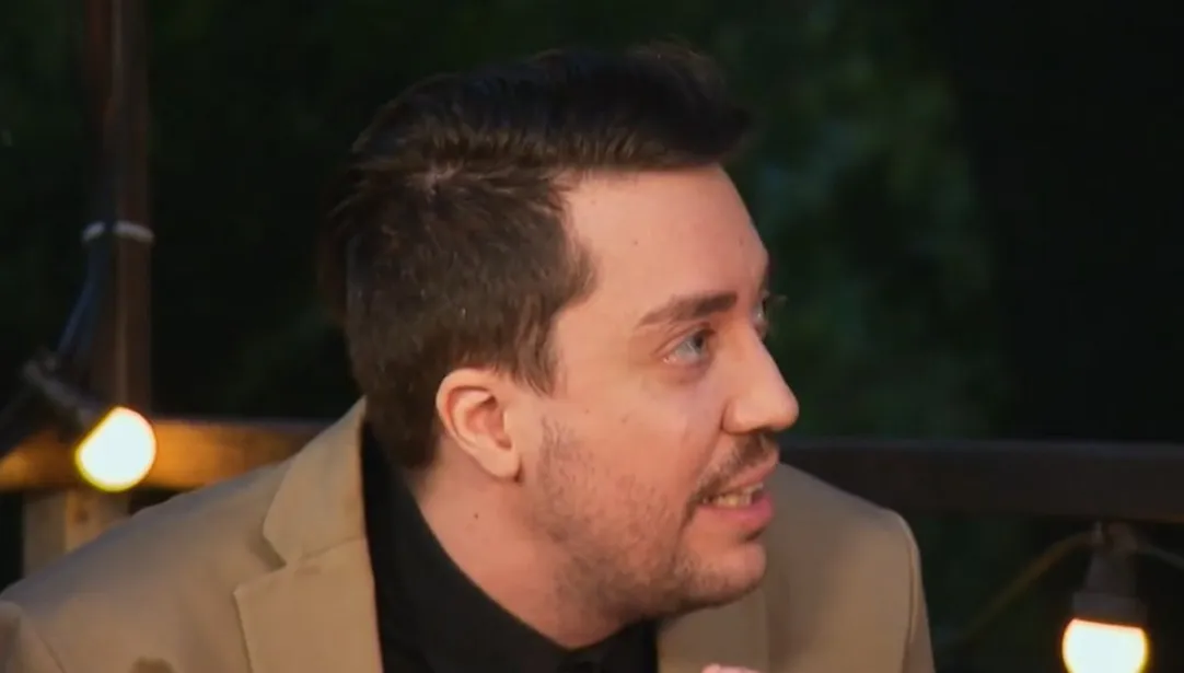 Házasság első látársa Dani, Petra legjobb barátja