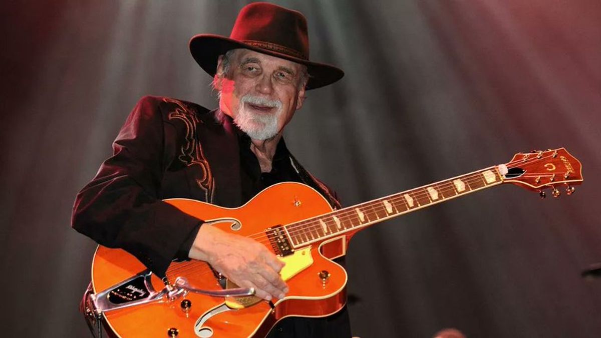 „Ő volt az első rock and roll gitáristen” - Zokogva közölte családja, elhunyt a Grammy-díjas zenész