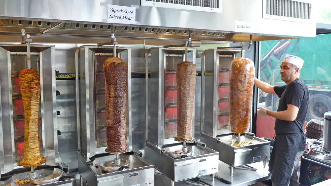 Hatósági árat vezetnének be a döner kebabra Németországban