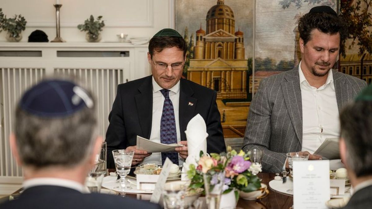 Menczer Tamás: Magyar Péter egy fizetett, irányított ember
