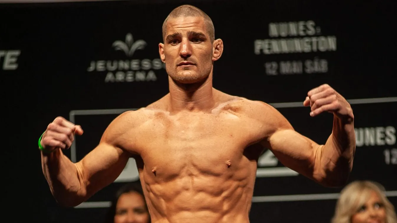 Fegyverrel ijesztett a rosszalkodó gyerekekre az MMA-harcos