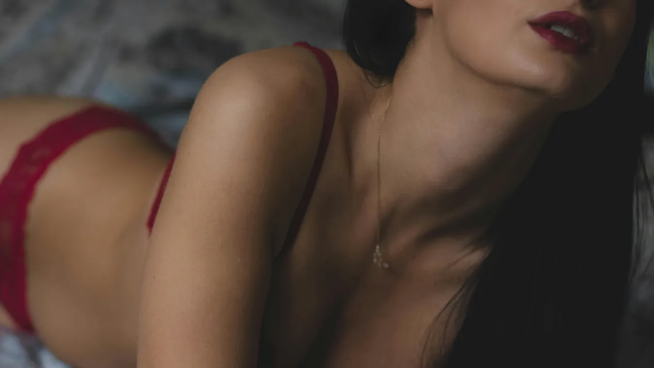 Az apának csak későn esett le: saját lánya szerepel a pornófilmben, amire előfizetett