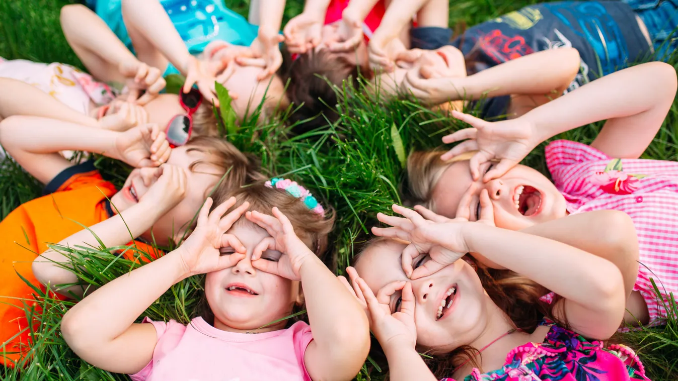 Itt a nyári szünet, sok család választja a táborokat a gyermekeknek (x)