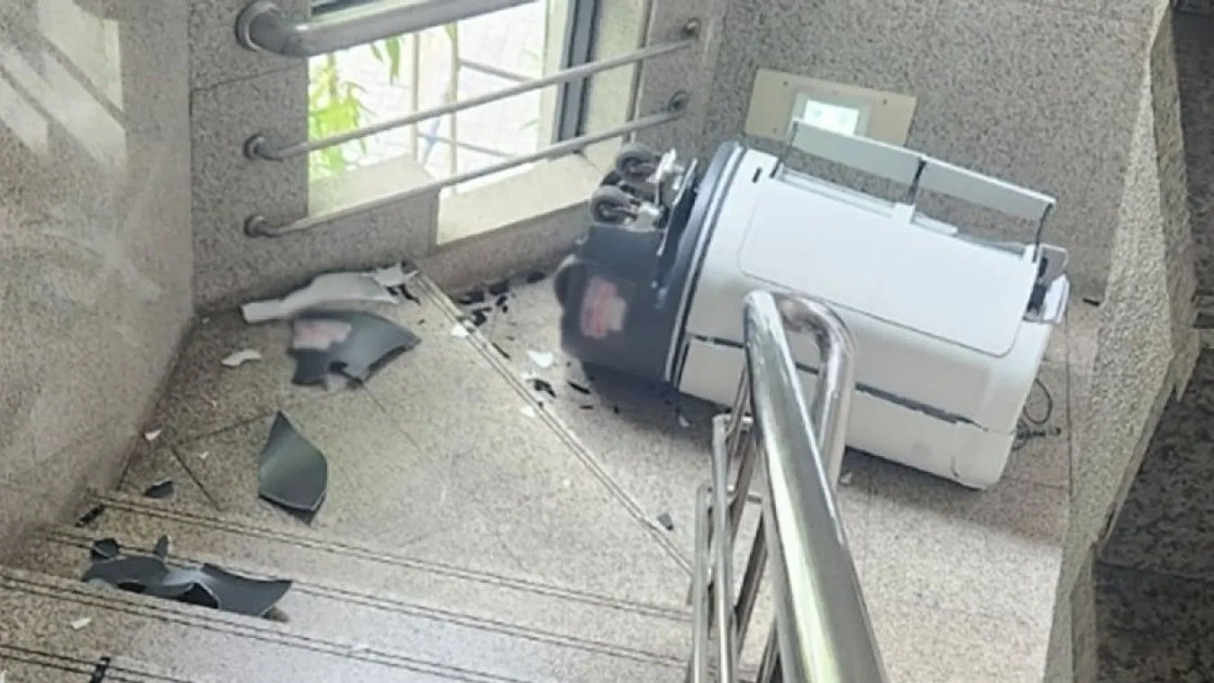 Öngyilkosságot követett el egy robotasszisztens a városházán