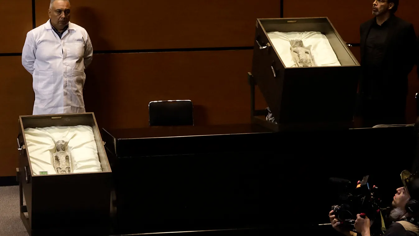 Visszatért a férfi, aki leleplezte a világ titkát