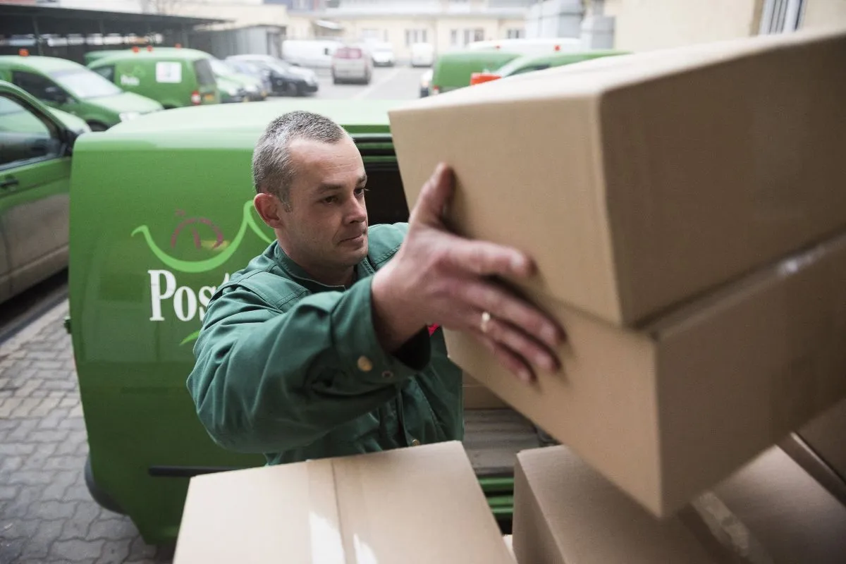 Gyanús üzenetben éltek vissza a Magyar Posta nevével /